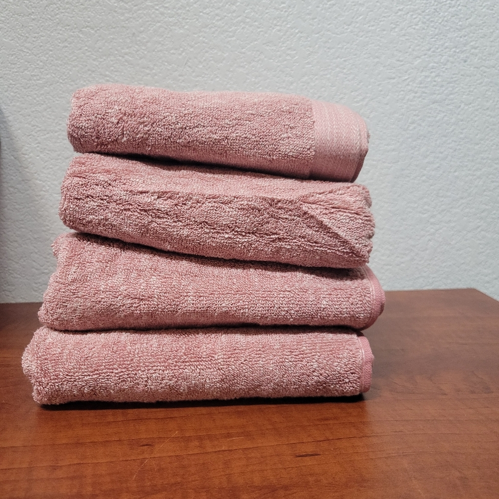 Casaluna Rose Hand Towel Set Of 4 NWT